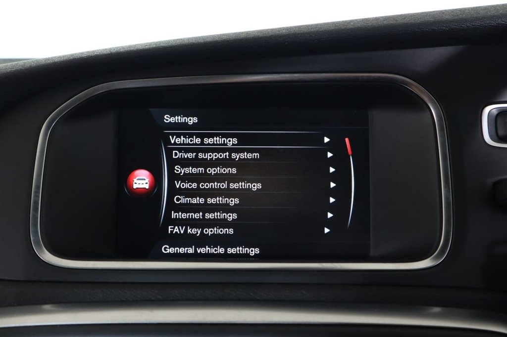 Used Volvo V40 Cross Country 2016 for sale - 76632574: Photo 42