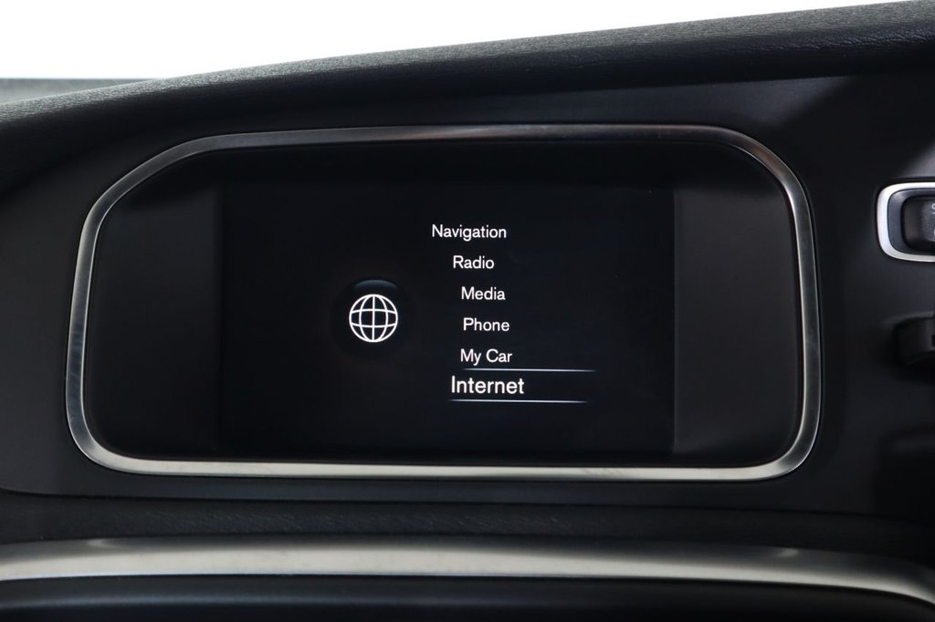 Used Volvo V40 Cross Country 2016 for sale - 76632574: Photo 43