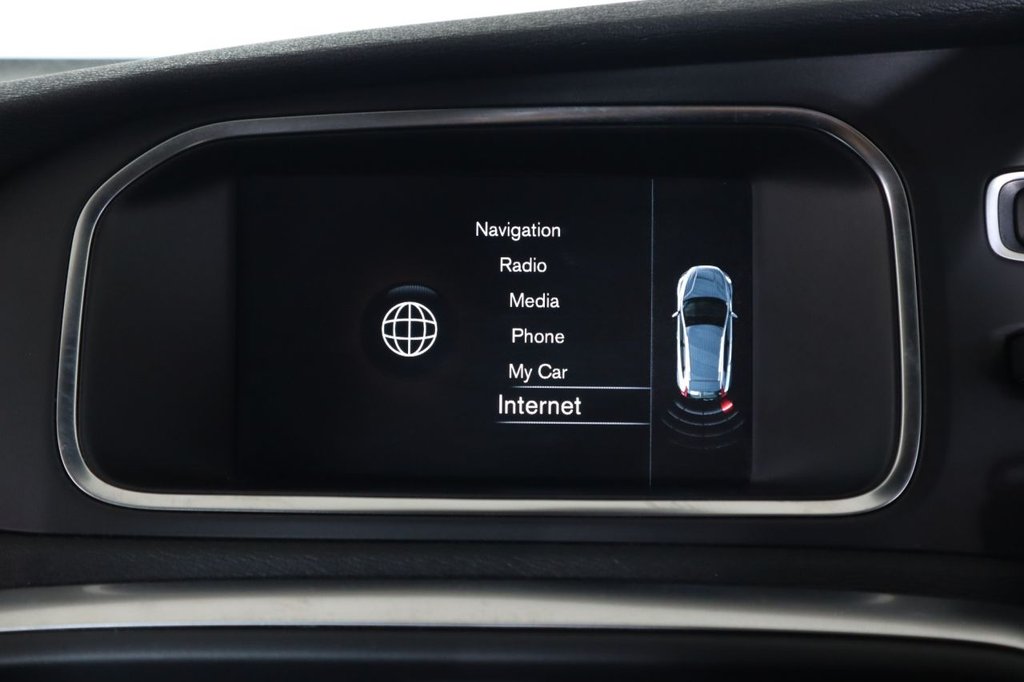 Used Volvo V40 Cross Country 2016 for sale - 76632574: Photo 44