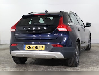 Used Volvo V40 Cross Country 2016 for sale - 76632574: Photo