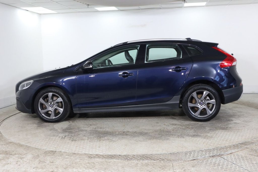 Used Volvo V40 Cross Country 2016 for sale - 76632574: Photo 8