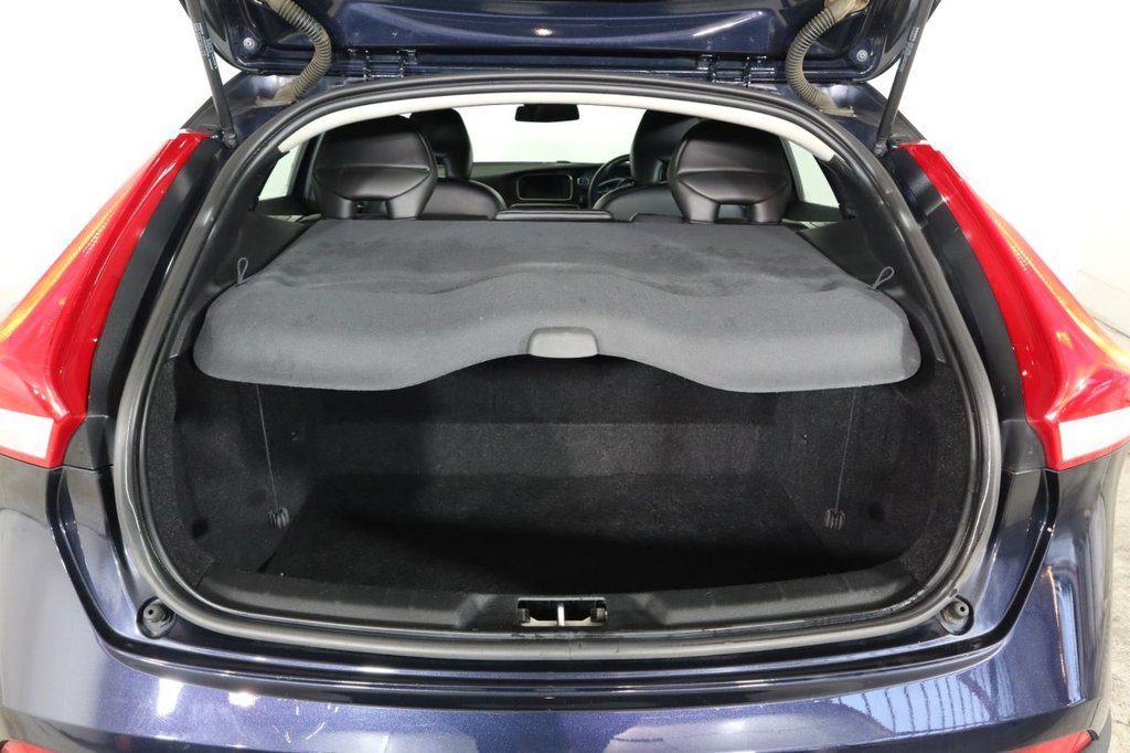 Used Volvo V40 Cross Country 2016 for sale - 76632574: Photo 9