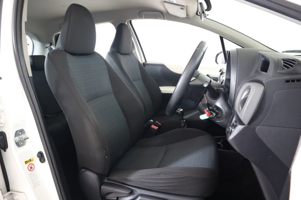 Used Toyota Yaris 2012 for sale - 76470586: Photo 13