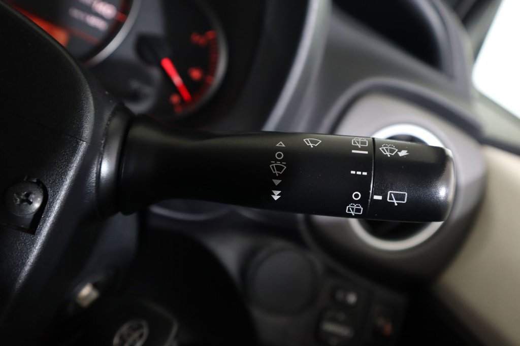 Used Toyota Yaris 2012 for sale - 76470586: Photo 22