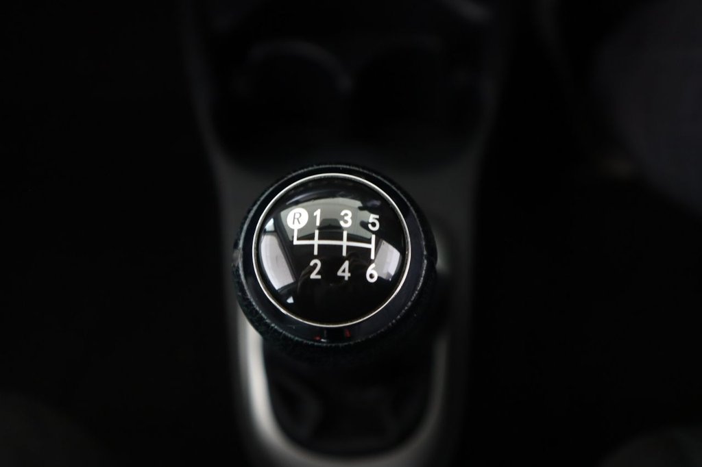 Used Toyota Yaris 2012 for sale - 76470586: Photo 25