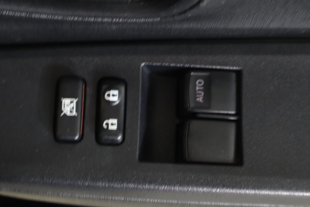 Used Toyota Yaris 2012 for sale - 76470586: Photo 35