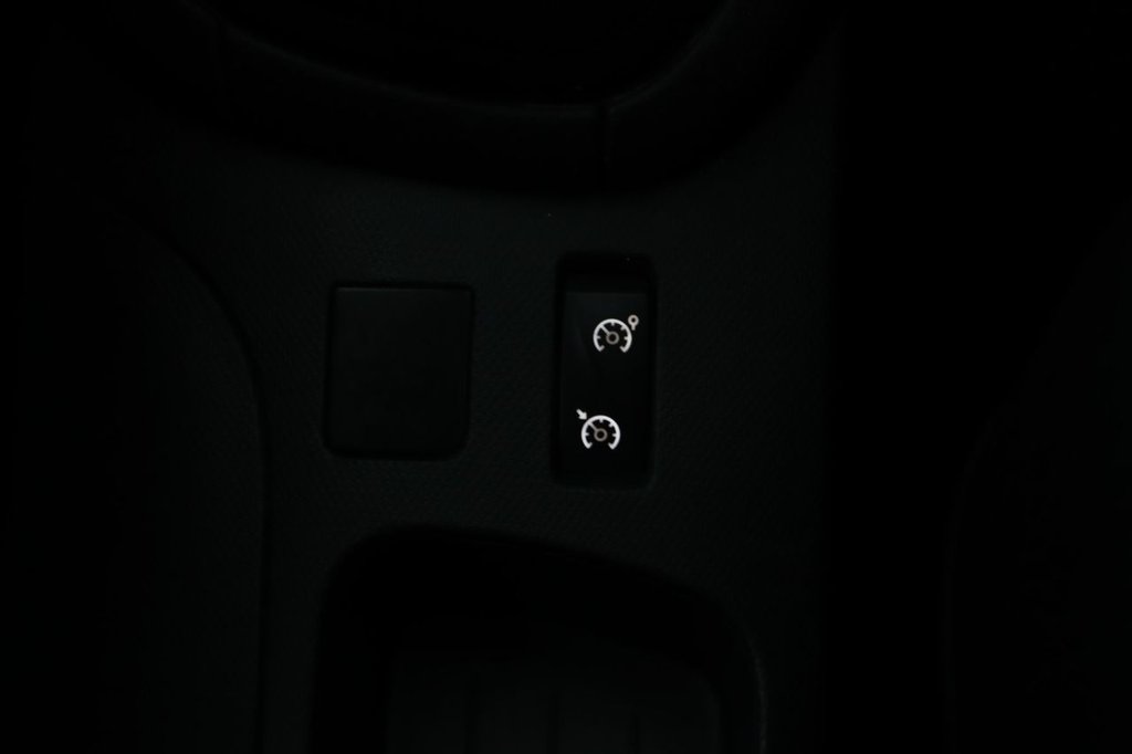 Used Renault Clio 2014 for sale - 77693035: Photo 28