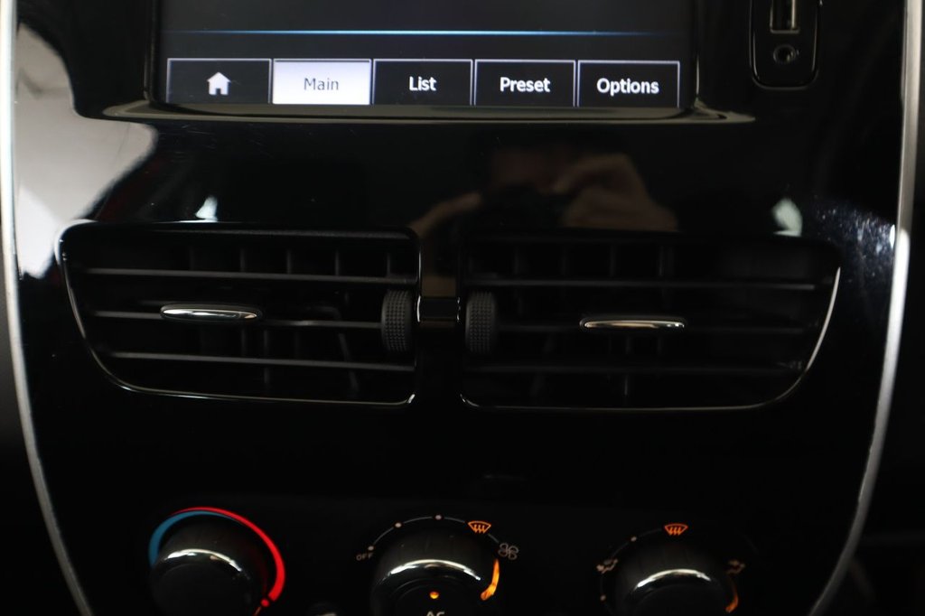 Used Renault Clio 2014 for sale - 77693035: Photo 30