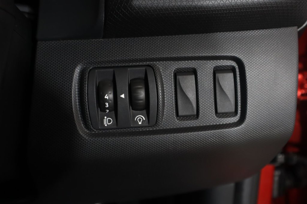 Used Renault Clio 2014 for sale - 77693035: Photo 37