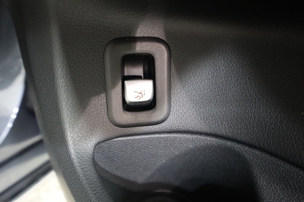 Used Mercedes-Benz C Class 2015 for sale - 77111080: Photo 18