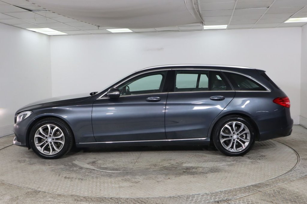 Used Mercedes-Benz C Class 2015 for sale - 77111080: Photo 4