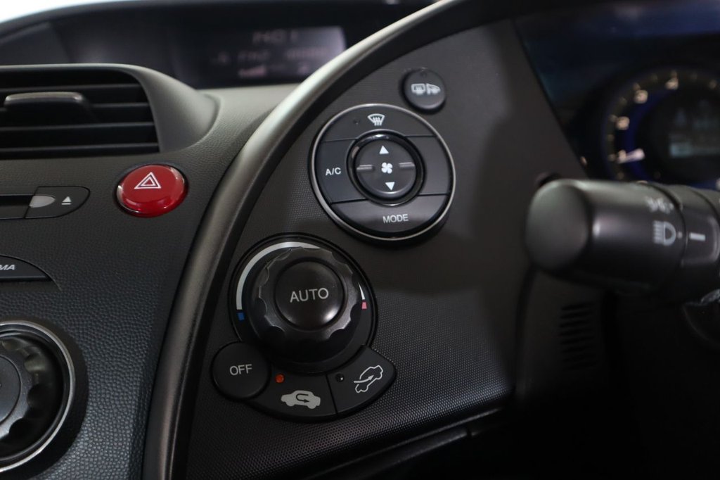 Used Honda Civic 2010 for sale - 76470525: Photo 29