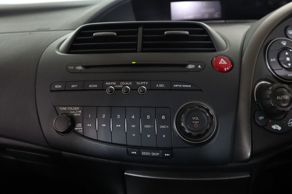 Used Honda Civic 2010 for sale - 76470525: Photo 30