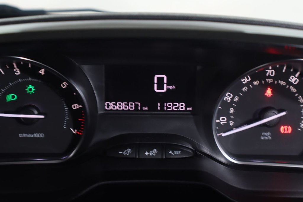 Used Peugeot 208 2015 for sale - 77534581: Photo 19