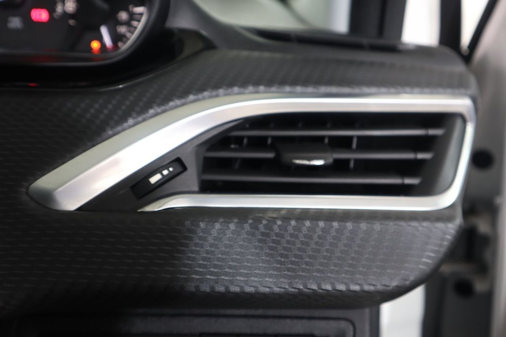 Used Peugeot 208 2015 for sale - 77534581: Photo 38