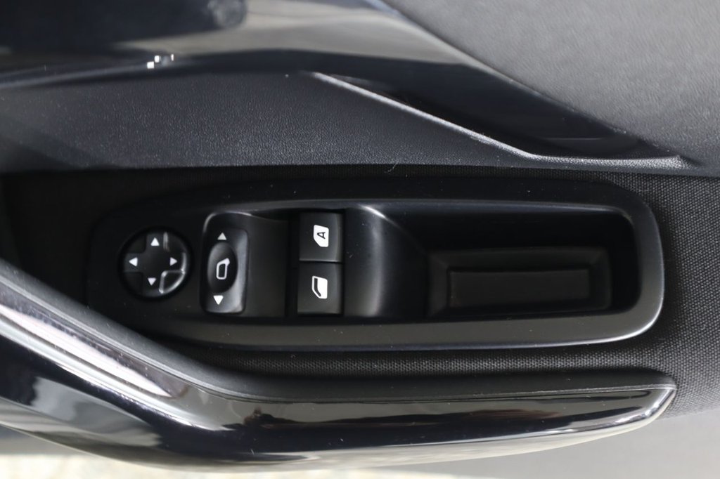 Used Peugeot 208 2015 for sale - 77534581: Photo 40