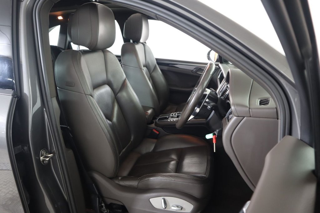 Used Porsche Macan 2015 for sale - 77499415: Photo 14