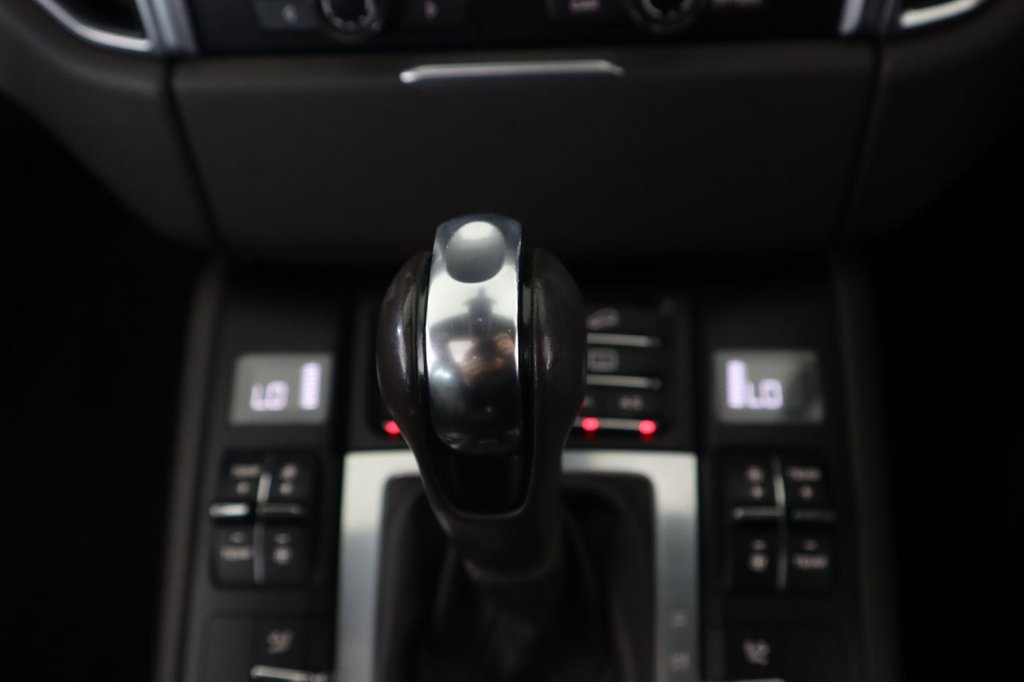 Used Porsche Macan 2015 for sale - 77499415: Photo 37