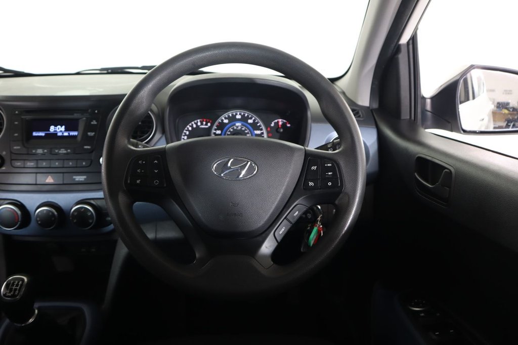 Used Hyundai i10 2014 for sale - 77139908: Photo 18