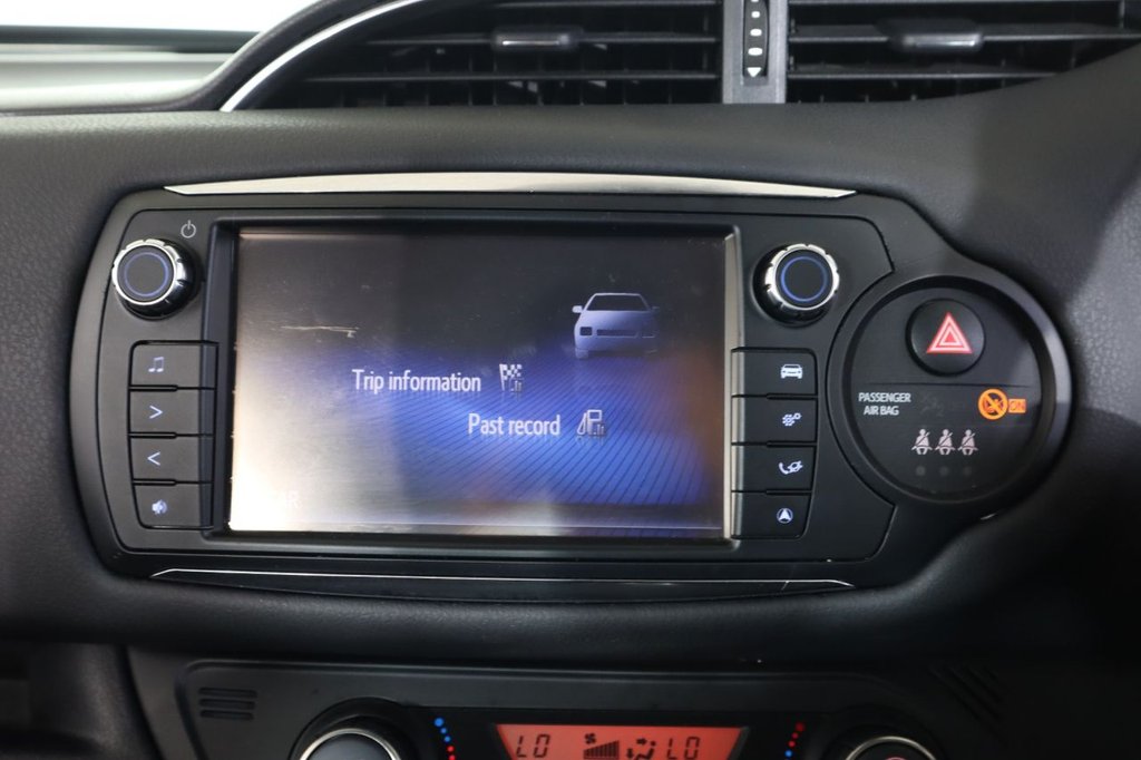 Used Toyota Yaris 2014 for sale - 76033535: Photo 32
