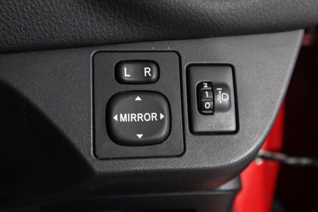 Used Toyota Yaris 2014 for sale - 76033535: Photo 36