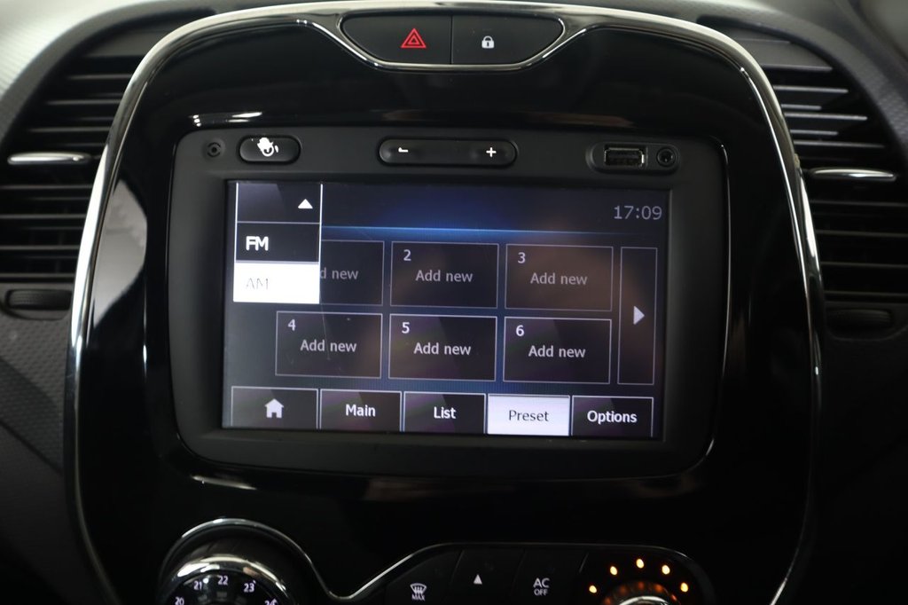 Used Renault Captur 2014 for sale - 77263902: Photo 29