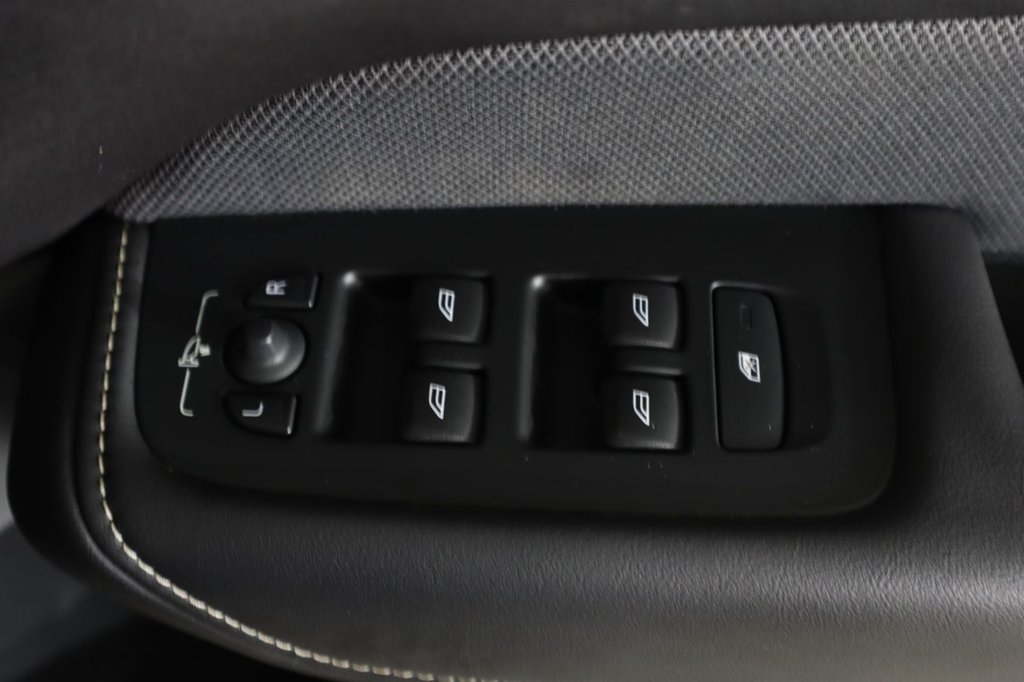 Used Volvo XC60 2020 for sale - 78110924: Photo 40