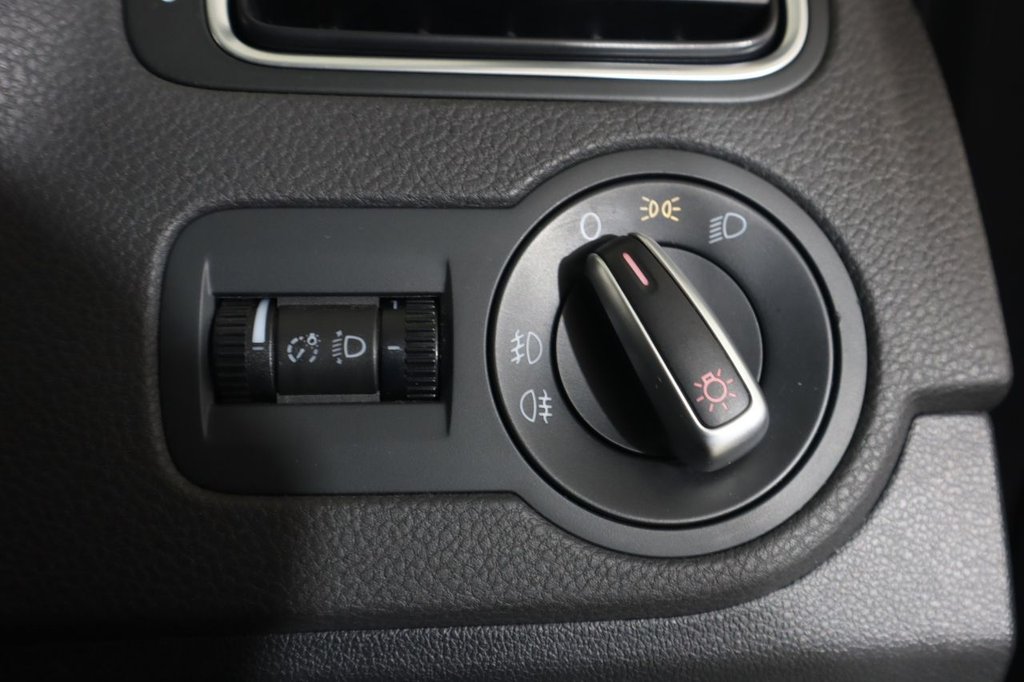 Used Volkswagen Polo 2012 for sale - 77212584: Photo 28