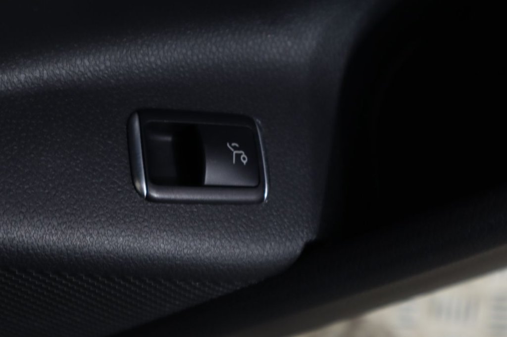 Used Mercedes-Benz GLA 2016 for sale - 77806603: Photo 46