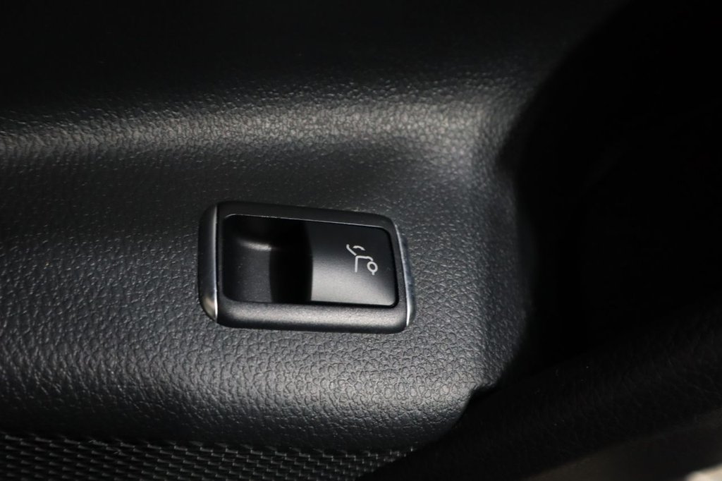 Used Mercedes-Benz GLA 2018 for sale - 76642686: Photo 47