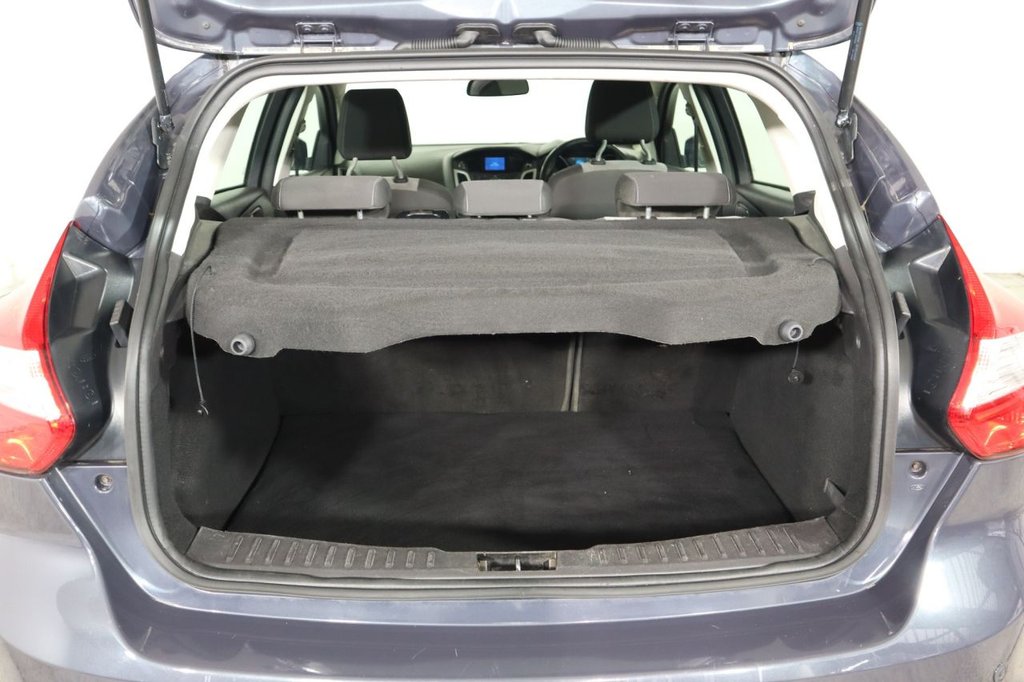 Used Ford Focus 2011 for sale - 76470560: Photo 9