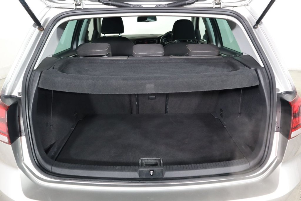 Used Volkswagen Golf 2013 for sale - 76724851: Photo 9