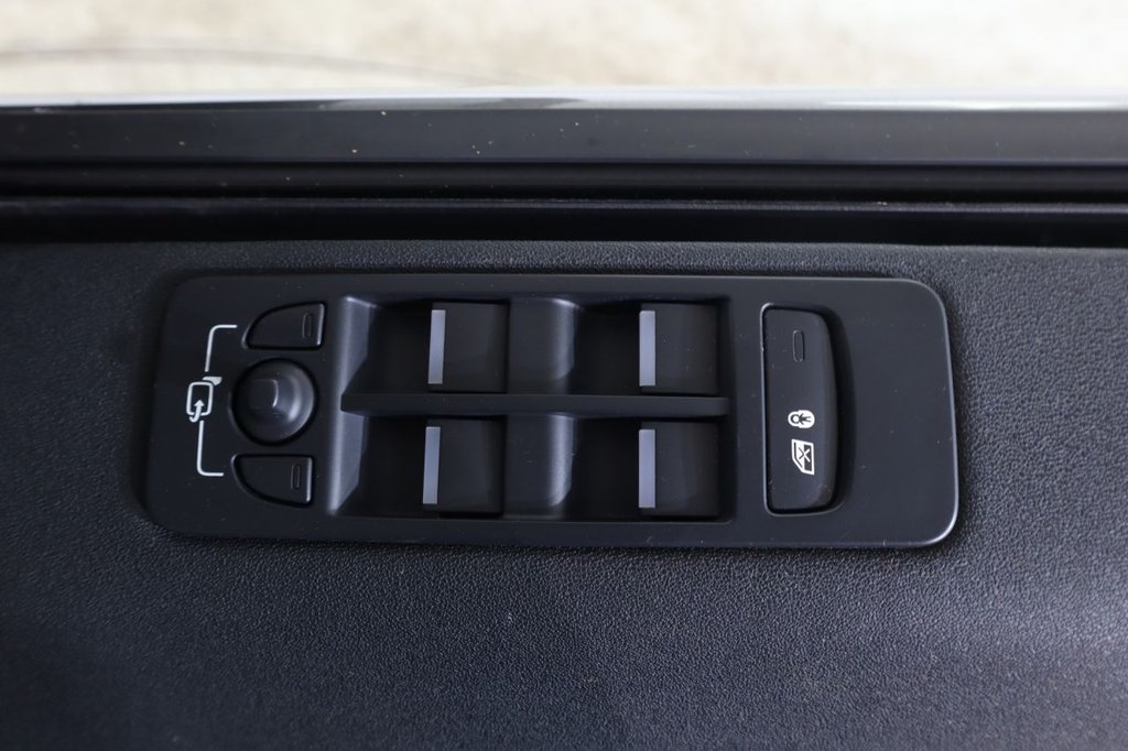 Used Land Rover Discovery Sport 2017 for sale - 77313549: Photo 38