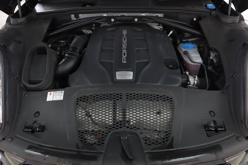 Used Porsche Macan 2015 for sale - 77835975: Photo 10