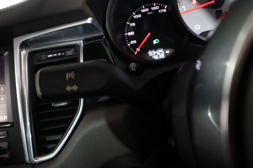 Used Porsche Macan 2015 for sale - 77835975: Photo 23