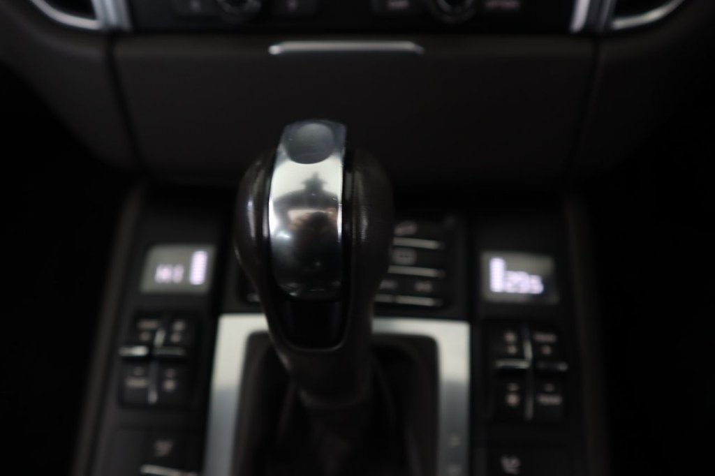 Used Porsche Macan 2015 for sale - 77835975: Photo 25