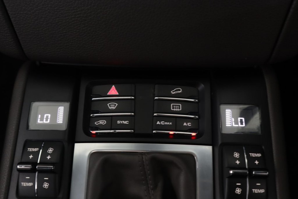 Used Porsche Macan 2015 for sale - 77835975: Photo 27