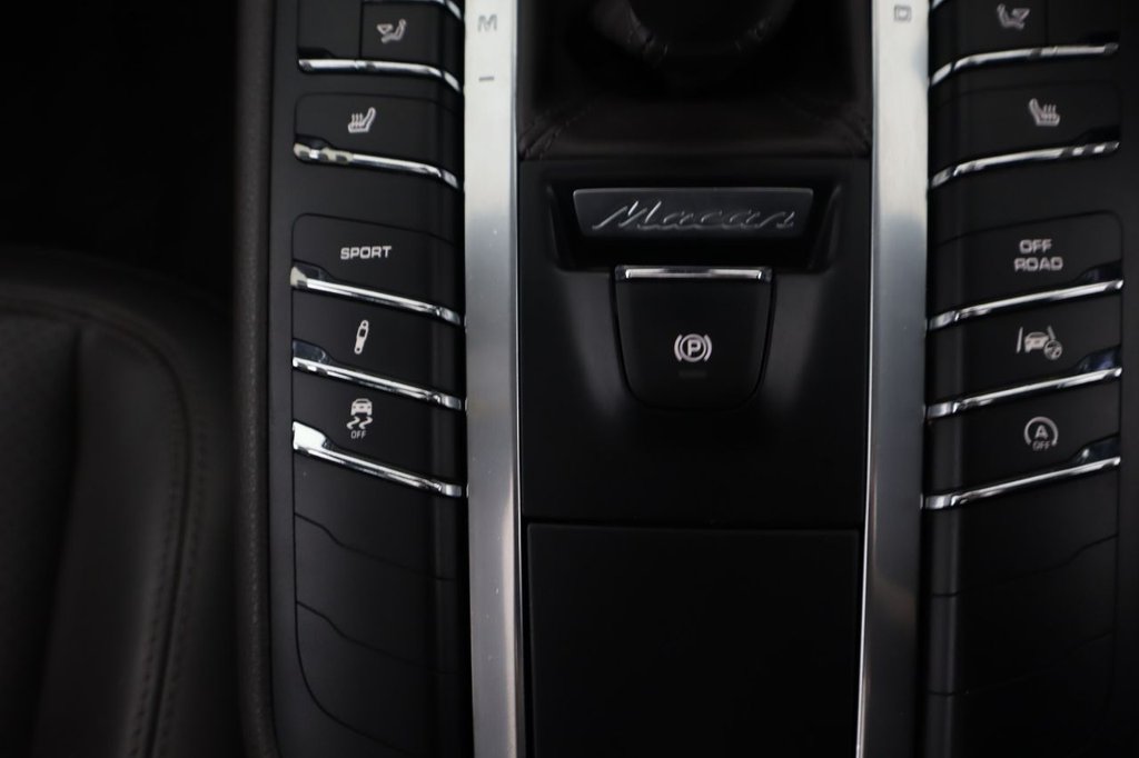 Used Porsche Macan 2015 for sale - 77835975: Photo 31