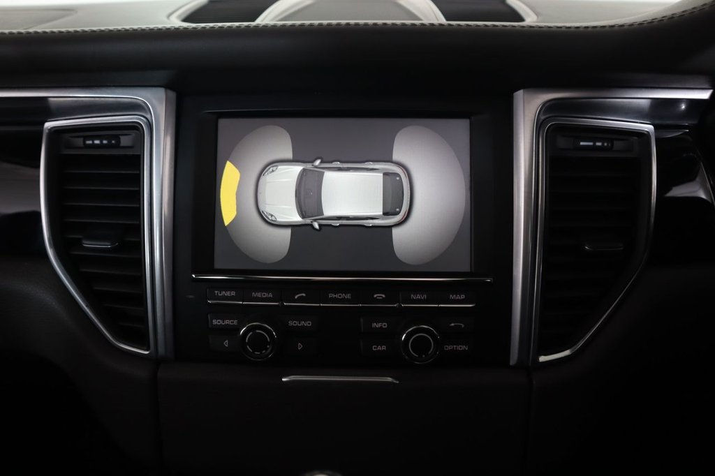 Used Porsche Macan 2015 for sale - 77835975: Photo 48