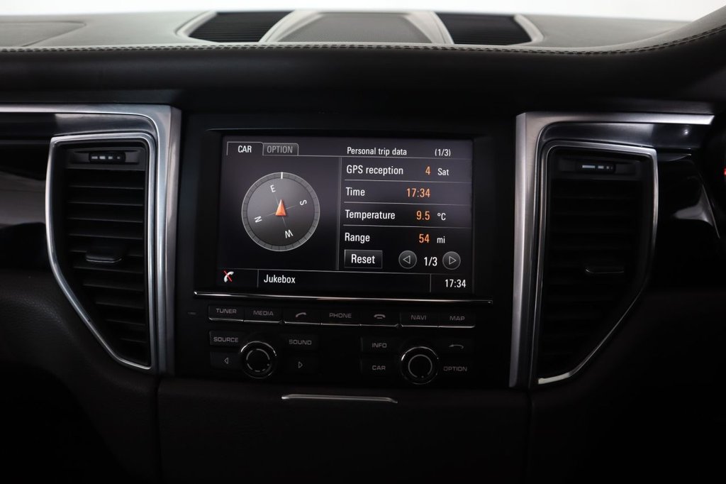 Used Porsche Macan 2015 for sale - 77835975: Photo 49