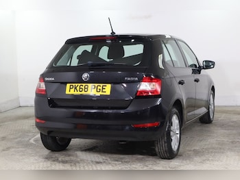 Used Skoda Fabia 2018 for sale - 77668947: Photo