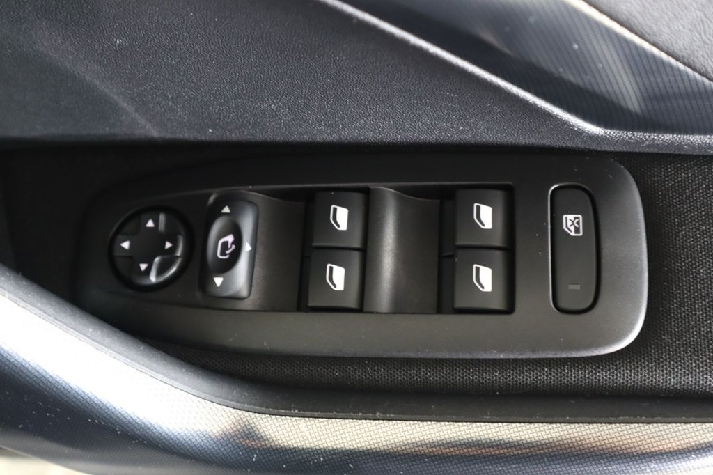 Used Peugeot 2008 2018 for sale - 76570447: Photo 38