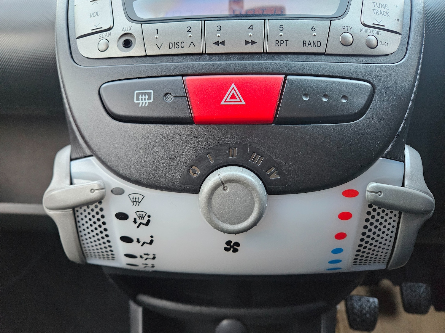 Used Citroen C1 2014 for sale - 76792460: Photo 14