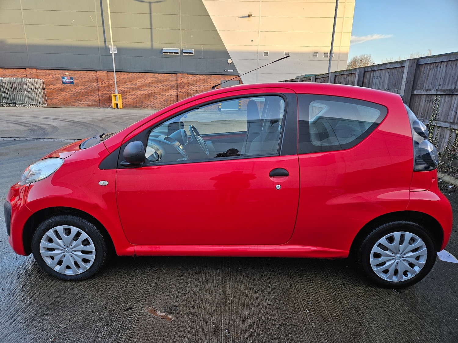 Used Citroen C1 2014 for sale - 76792460: Photo 4