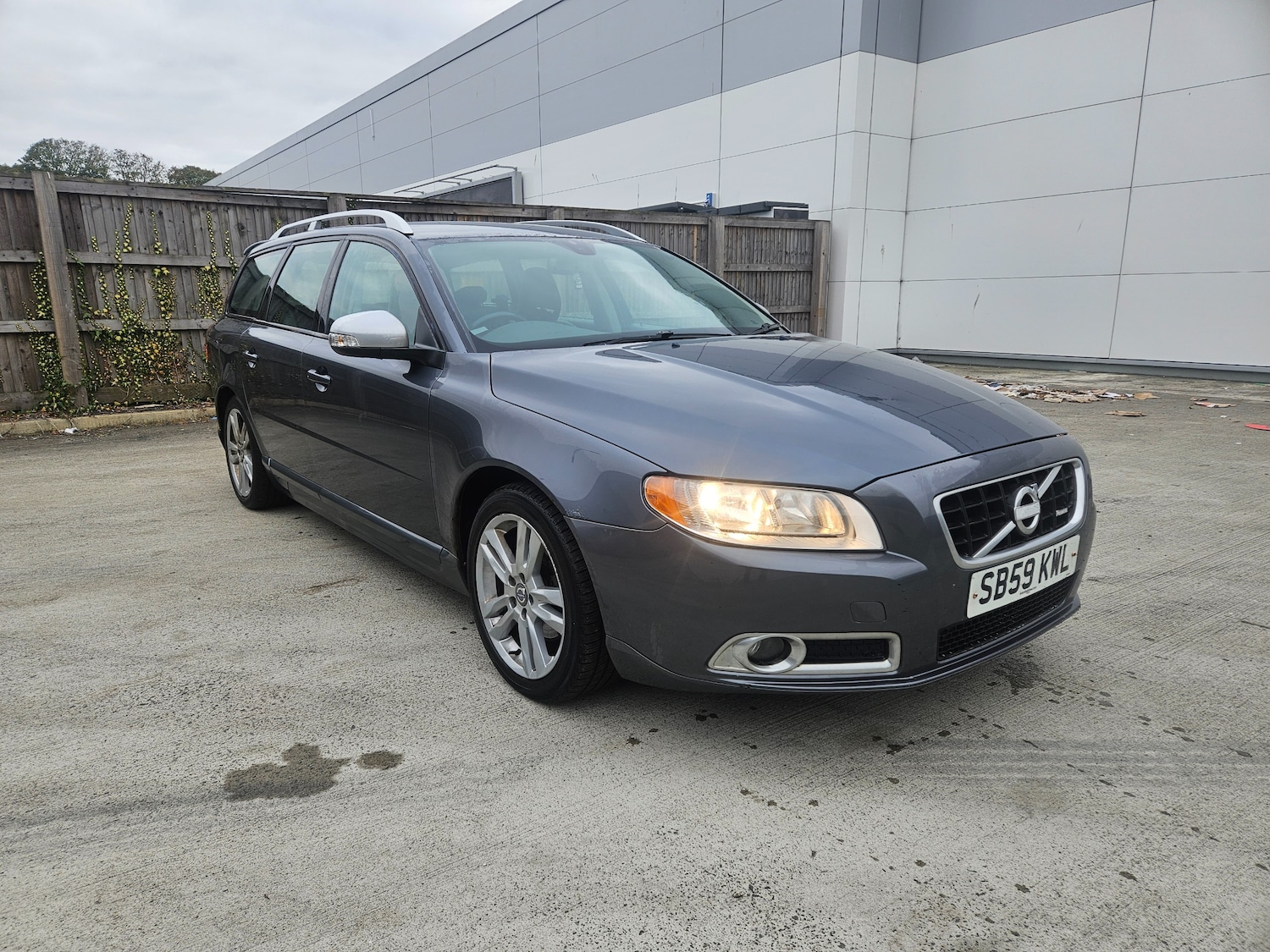 Used Volvo V70 2010 for sale - 76382787: Photo 1