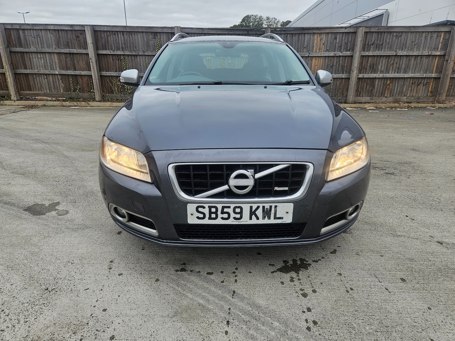 Used Volvo V70 2010 for sale - 76382787: Photo 2