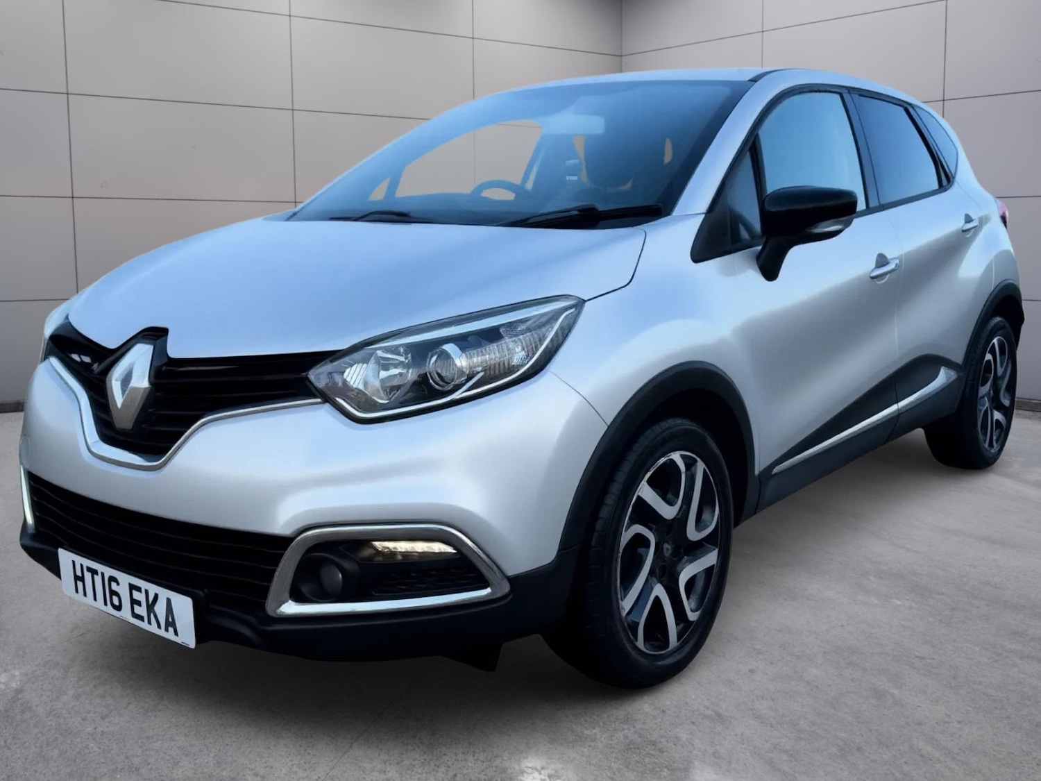Used Renault Captur for sale - 78139766: Photo 1