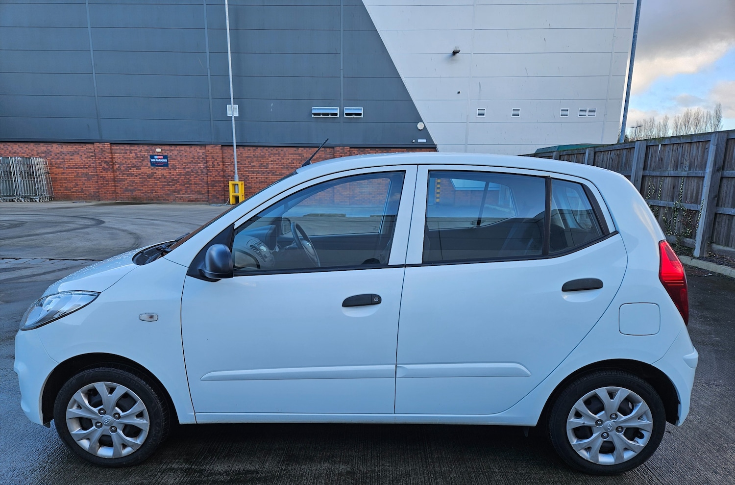 Used Hyundai i10 for sale - 77220911: Photo 4