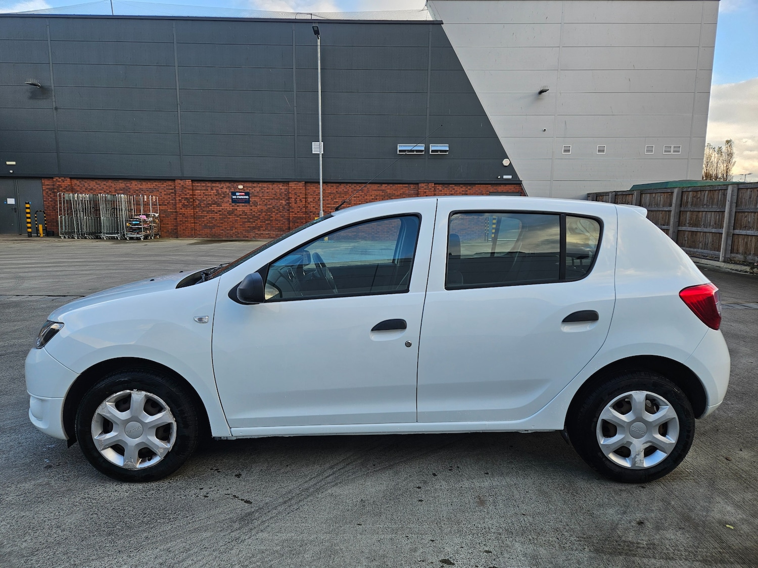 Used Dacia Sandero 2014 for sale - 76518084: Photo 5