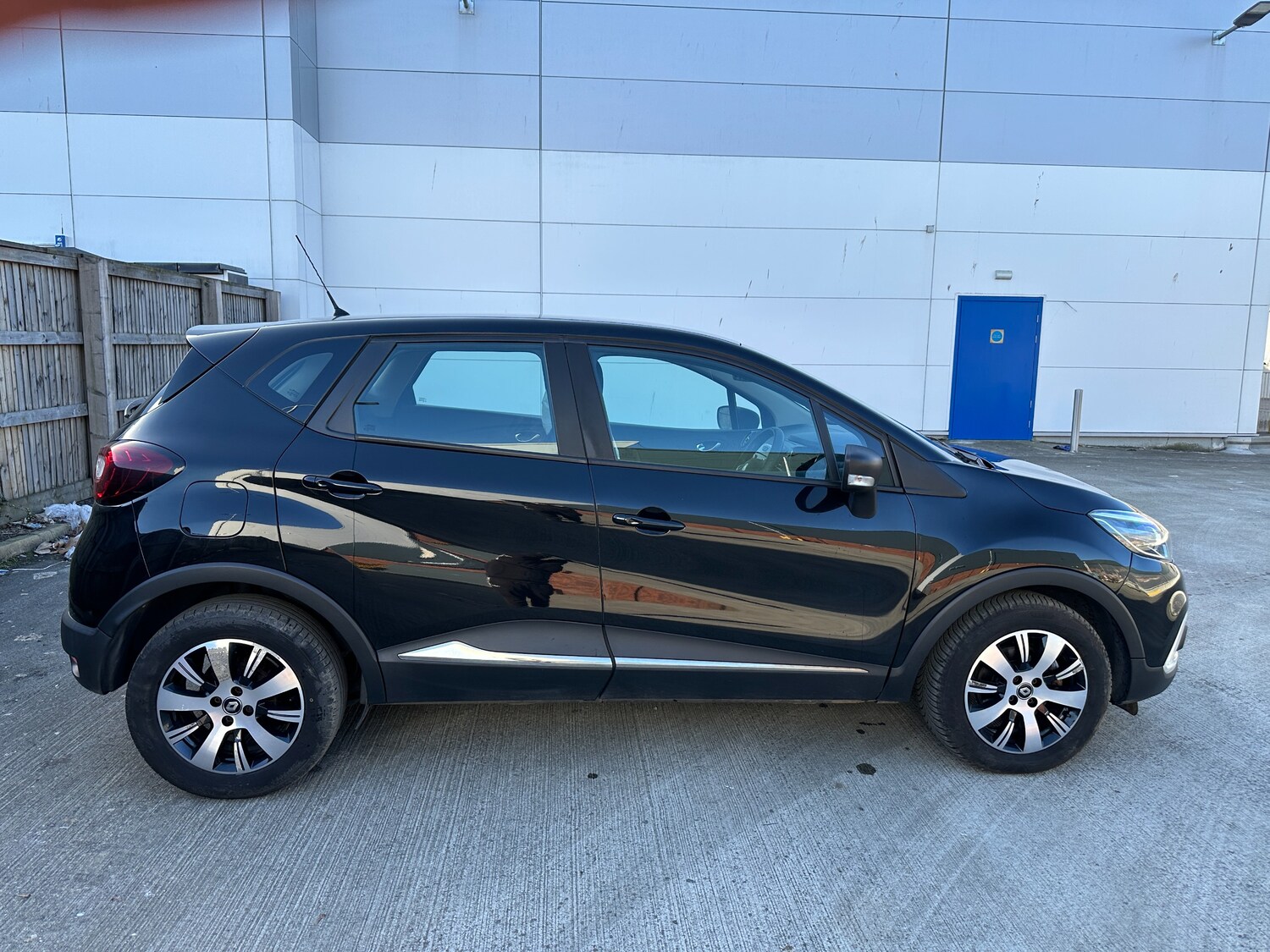 Used Renault Captur 2017 for sale - 77855837: Photo 12